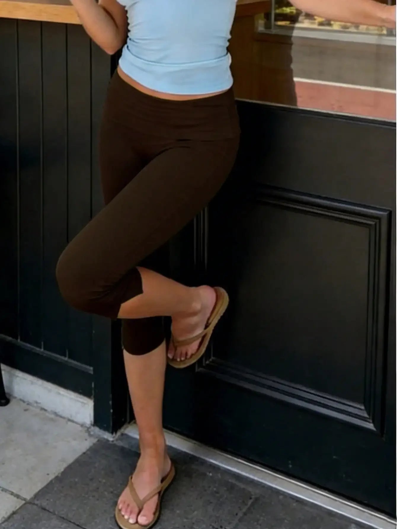 Women's Y2K Low Waist White Capri Leggings Fold Over Waistband Split Hem Solid Color Slim Fit Stretchy Cropped Leggings Buttery